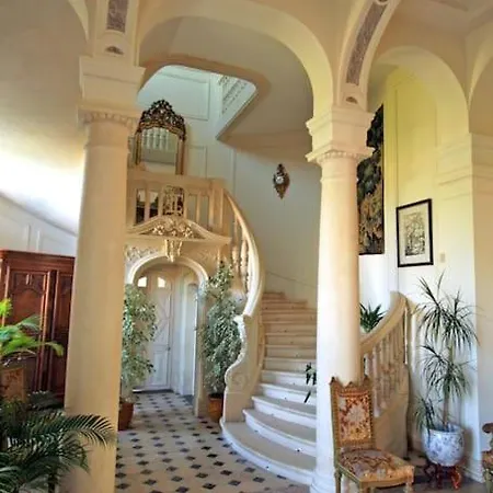 Château Du Maurier *