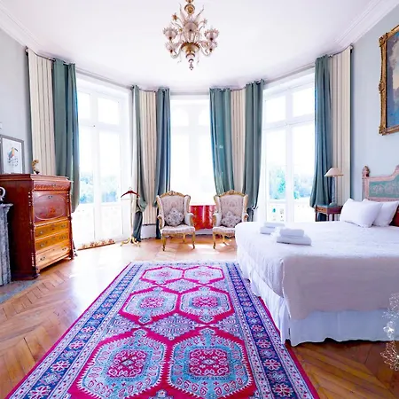 Casa de Férias Château Du Maurier La Fontaine-Saint-Martin