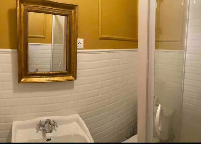 Chateau Du Maurier * La Fontaine-Saint-Martin